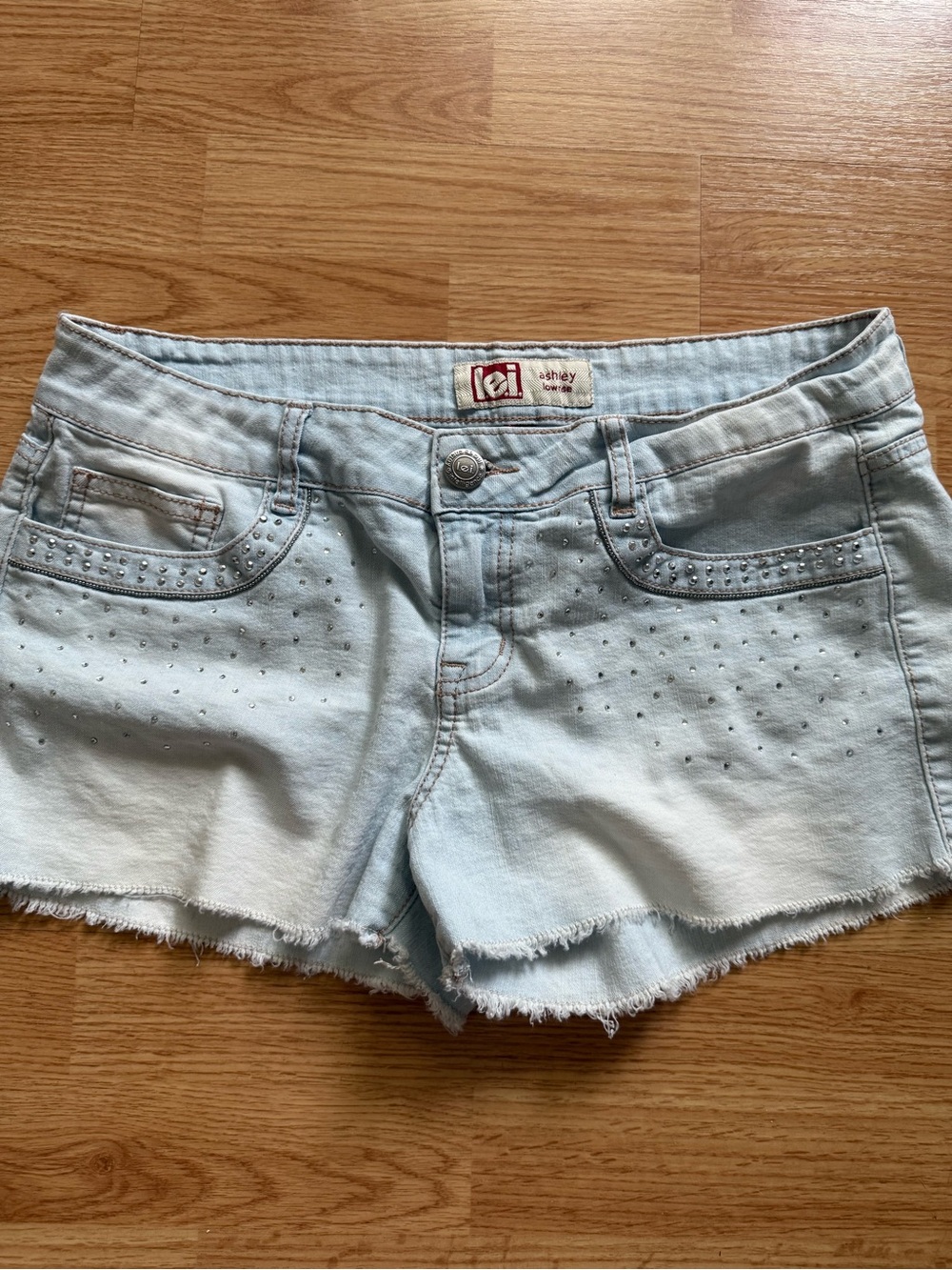 Lei Vintage Y2K Low Rise Light Wash Denim Studded Shorts